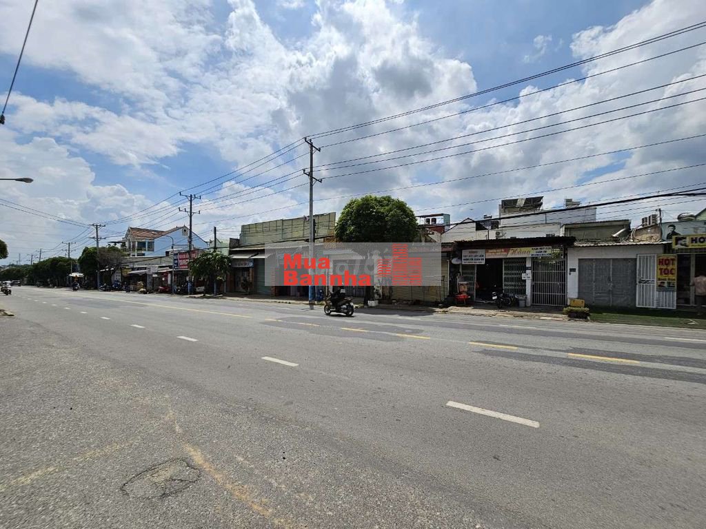 Nhà 70m Mặt Tiền kinh doanh Đt743A đối diện kdc Phú Hồng Thịnh Dĩ An