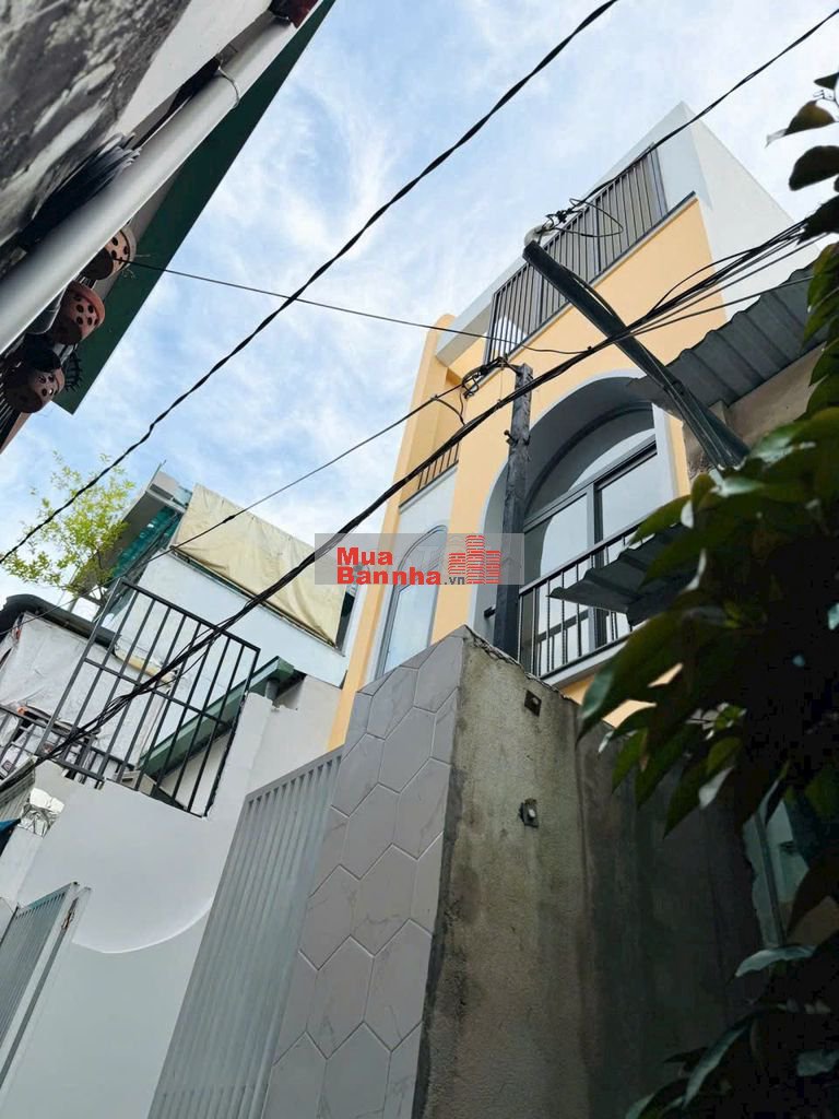 Nhỉnh 5 tỷ có nhà 3 tầng,full nội thất sát Coopmart Quang Trung,P11,GV