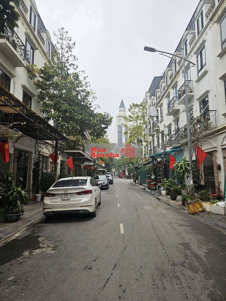 CHÍNH CHỦ GỬI BÁN GẤP LK LACASTA VĂN PHÚ-NGAY CỘT ĐỒNG HỒ-2 MẶT ĐƯỜNG