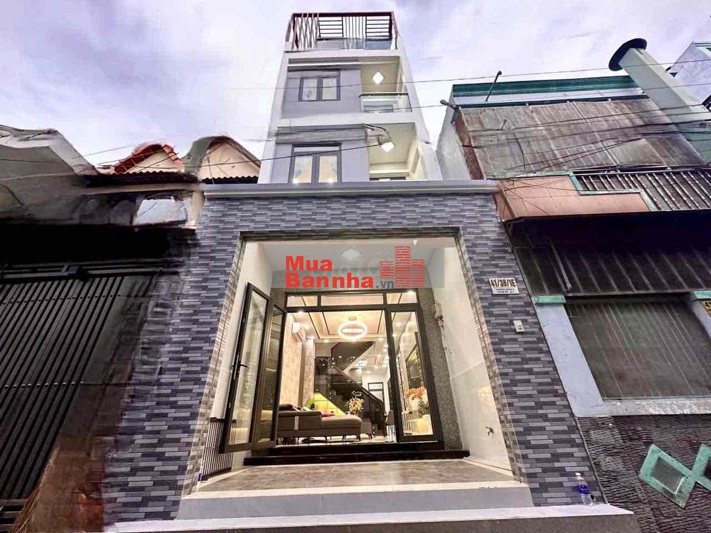 NHÀ PHỐ HUỲNH TẤN PHÁT, P. PHÚ MỸ, QUẬN 7.