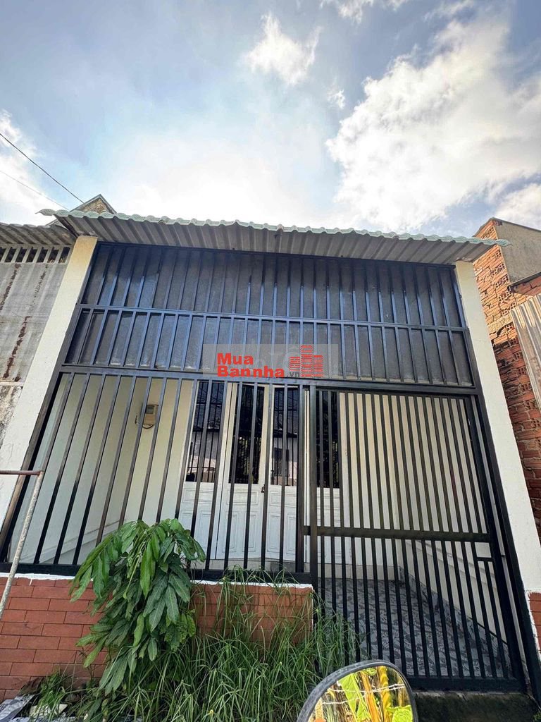 nhà Cấp 4 hẻm xe tải ngay sau bến xe Miền Đông, đường Hoàng Hữu Nam