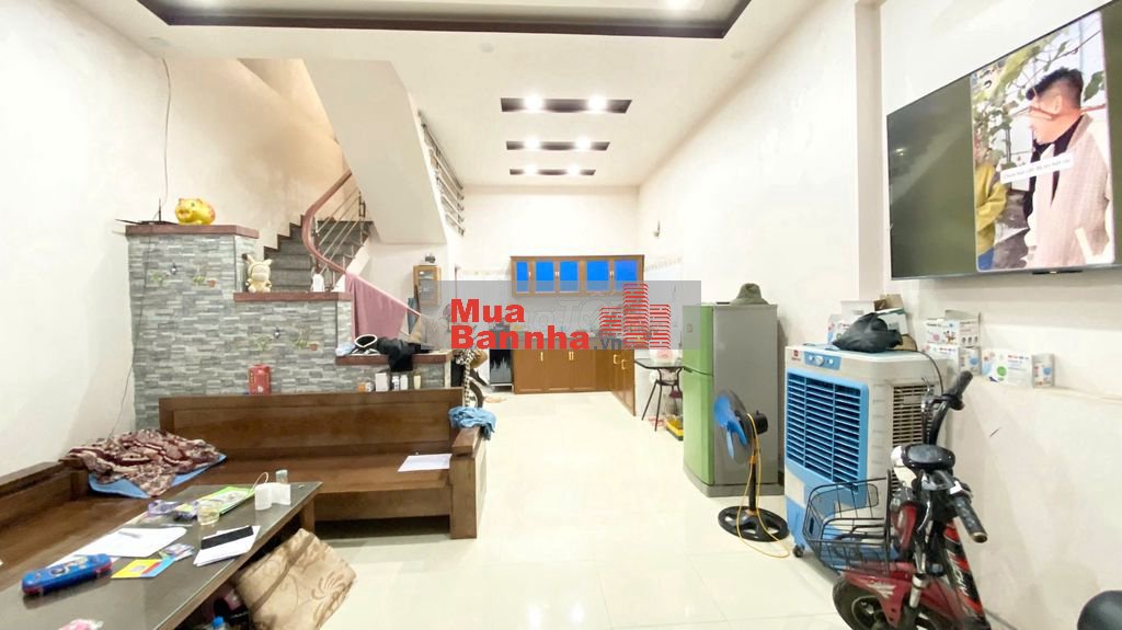 nhà 2 tầng, 40m2 khu TĐC Xi Măng, Sở Dầu, Đường 11m chỉ hơn 3 tỷ xíu