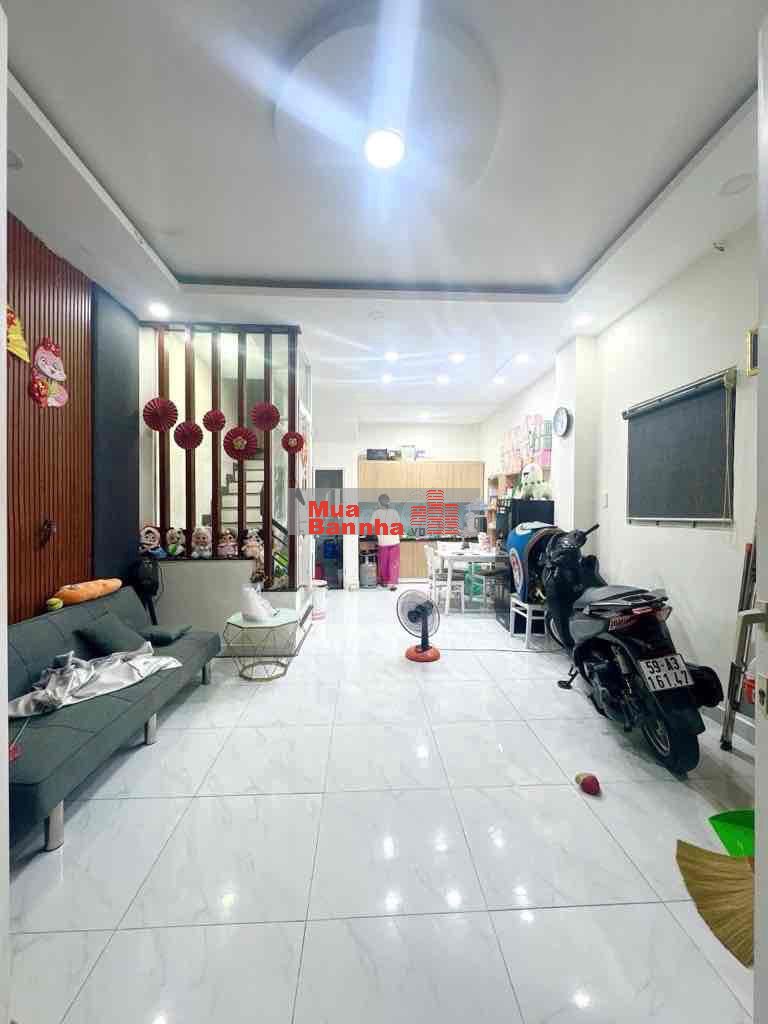 CĂN GÓC SÁT CHỢ TÂN HƯƠNG, NGANG 4,5m, HẺM XE HƠI TRÁNH, 4,3 TỶ