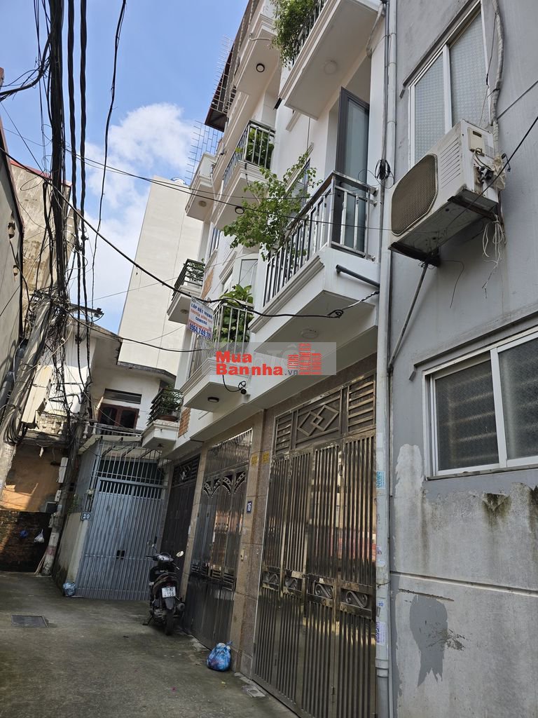Gấp! Bán Nhà Linh Đàm, Giá 8.5 tỉ, DT 46 m2, 4 tầng, đất vuông, TK đẹp