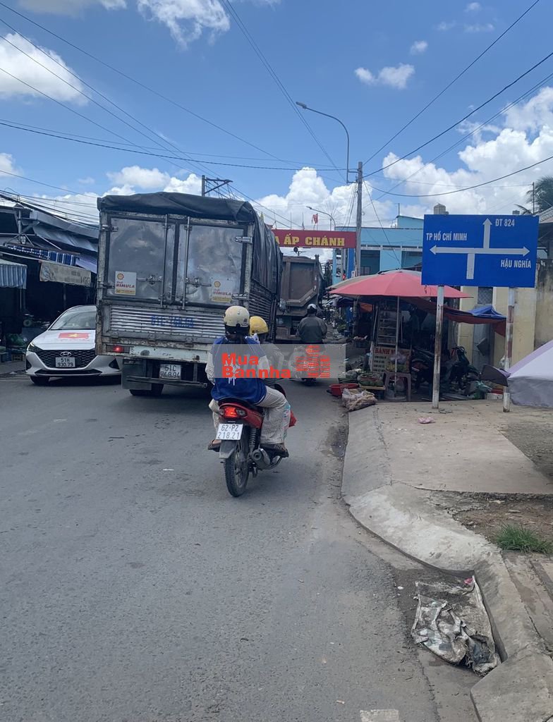 NHÀ & 15 P.TRỌ, MT ĐƯỜNG GẦN VINHOMES GREEN CITY ĐỨC HÒA.