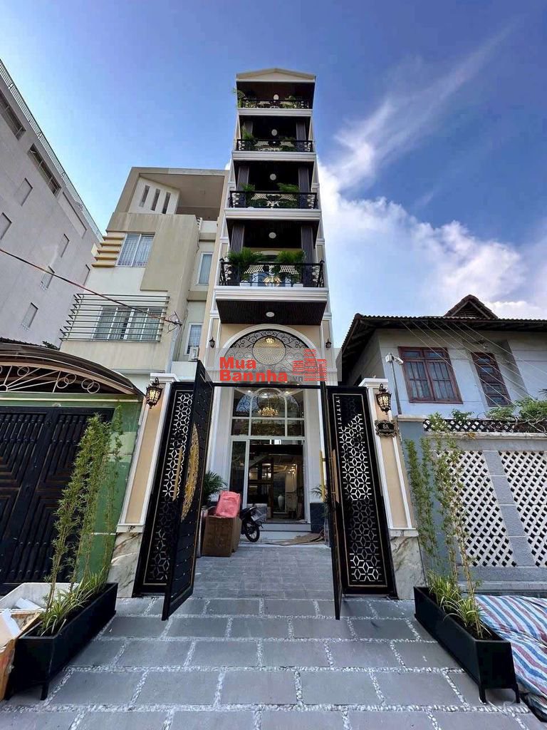 Siêu phẩm nhà đẹp mặt tiền Quận 7 có thang máy Full Nội Thất Cao Cấp