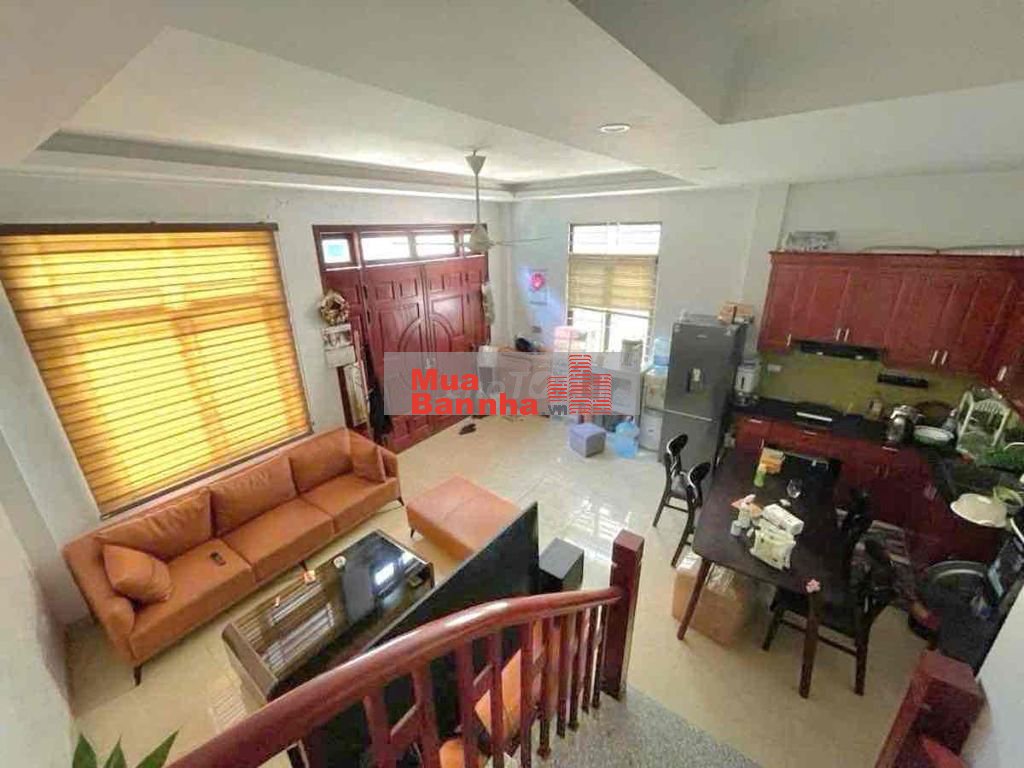 Siêu phẩm Bát Khối lô góc 2 thoáng, ô tô đỗ cửa nhà đẹp ở ngay , sổ CC