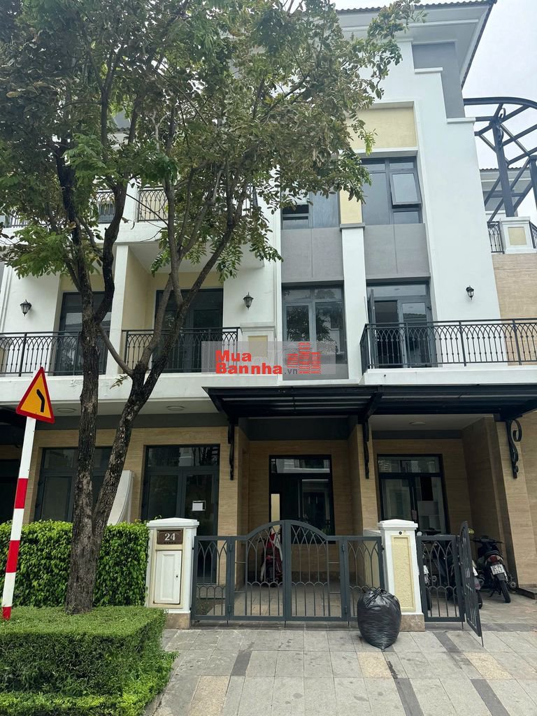 Chính chủ bán nhà phố Verosa Park 5x17m view trực diện công viên