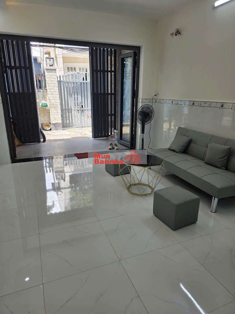 Ô TÔ NGỦ TRONG NHÀ 2 TẦNG NHỈNH 3 TỶ ĐỐI DIỆN VẠN PHÚC