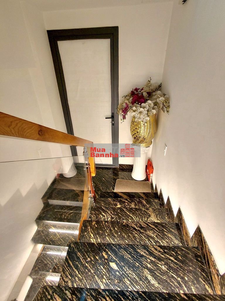 NHÀ ĐẸP HẺM XE TẢI ĐÔNG HỒ_NGANG 6,15M – CHỈ 6.5 T Ỷ TL