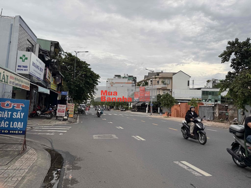 Bán nhà đường Tô Hiệu 52m2, gần Hoà Bình, P. Hiệp Tân - Q. Tân Phú