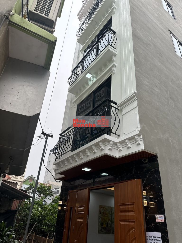 Bán nhà cả căn mà không bằng căn chung cư