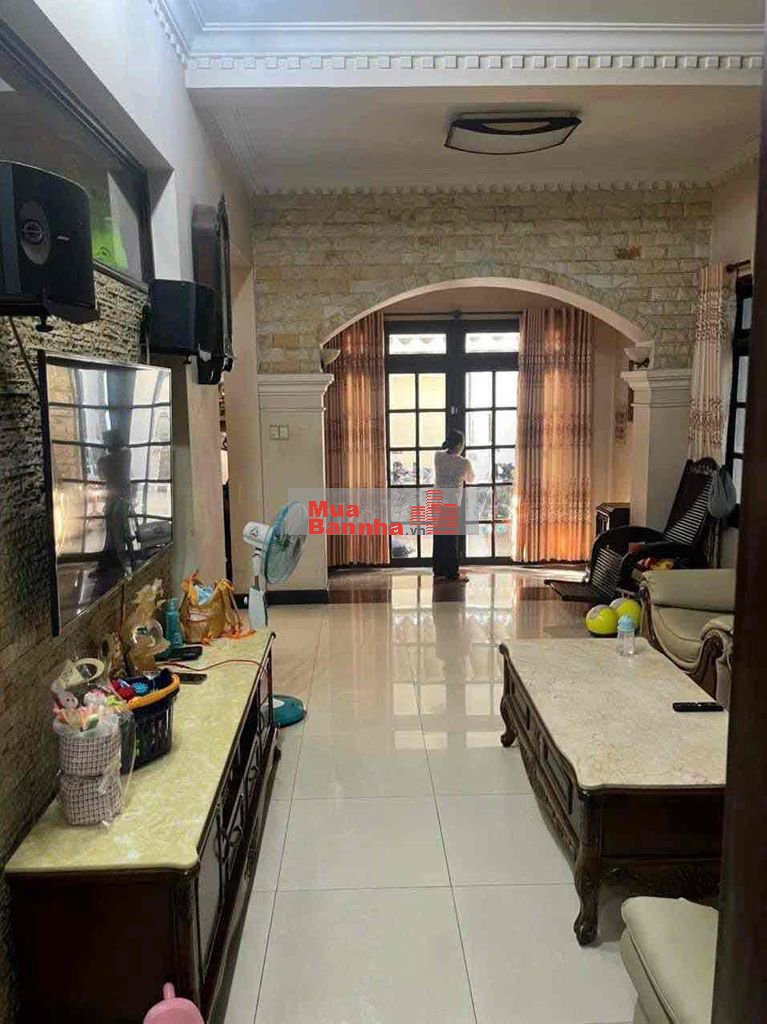 Bán biệt thự mặt tiền đường Dân Chủ, P. Hiệp Phú. DT: 172m2/21 Tỷ