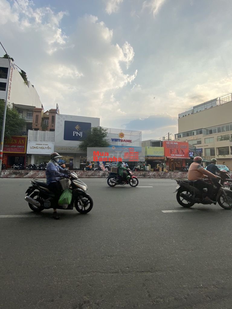 Bán nhà MT Lê Trọng Trọng Tấn, DT 8mx19m, 1 lầu, Gần ĐH Công Thương