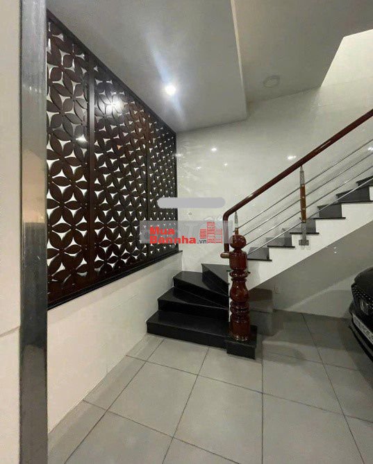 Bán căn nhà mặt tiền đường Thạch Lam, Tân Phú