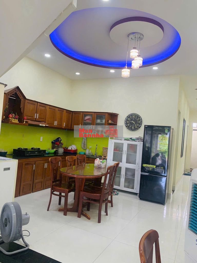 Bán nhà 2 tầng 2 mê Bầu cầu 25- Hoà Xuân