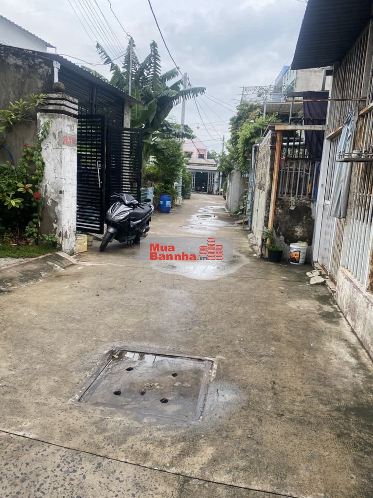 Bán nhà hẻm xe hơi, sổ hồng, 5mx18m tại Tân Xuân 4, Hóc Môn