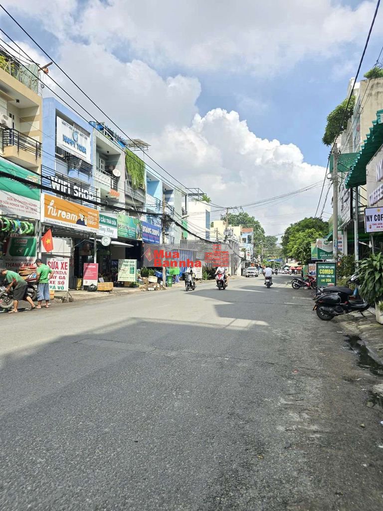 Bán nhà 3 tầng 7,6 x 26 mặt tiền Hoàng Bật Đạt, căn góc cực đẹp