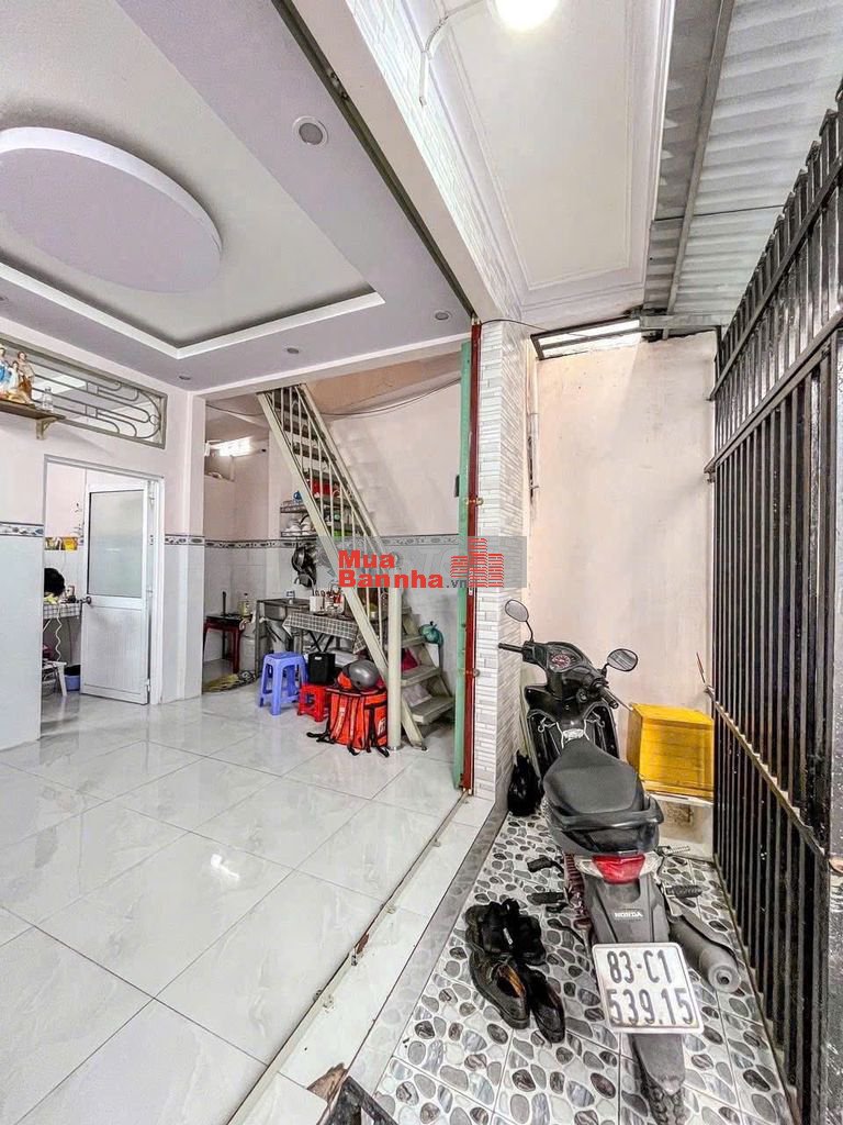 BÁN NHÀ MỚI - NẰM CÁCH ST VINCOM HÙNG VƯƠNG 50M