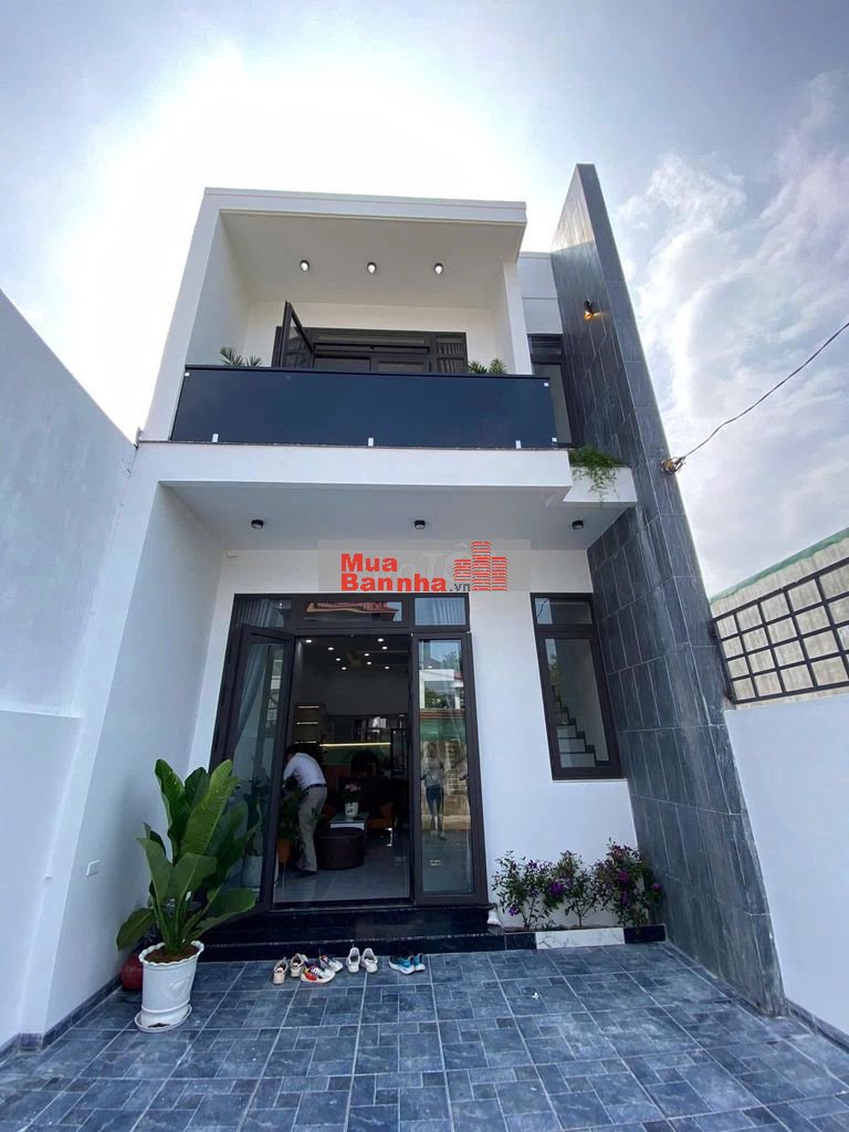 Bán gấp nhà lầu full nội thất 110m2 Cách BigC Tân Uyên