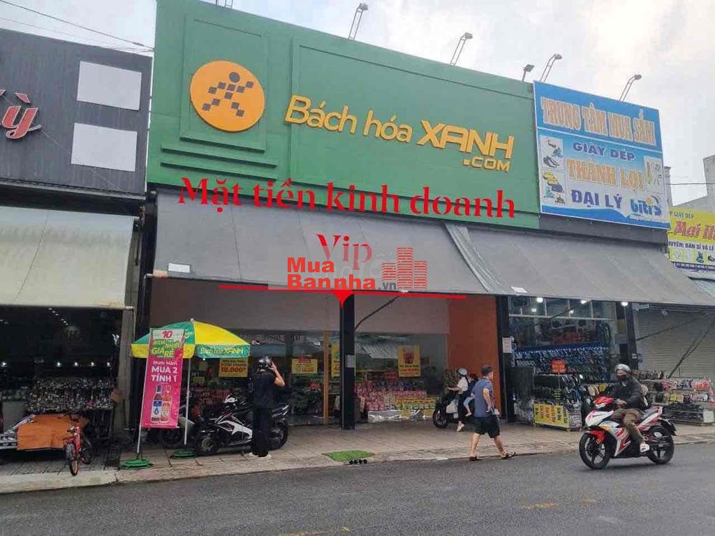 cần bán căn nhà nằm ngay trung tâm chợ đêm kdc vietsing dt 300m2 full
