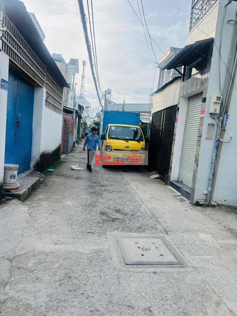 nhà nguyên. thị Búp -/ một lầu nhỉnh 4Đồng