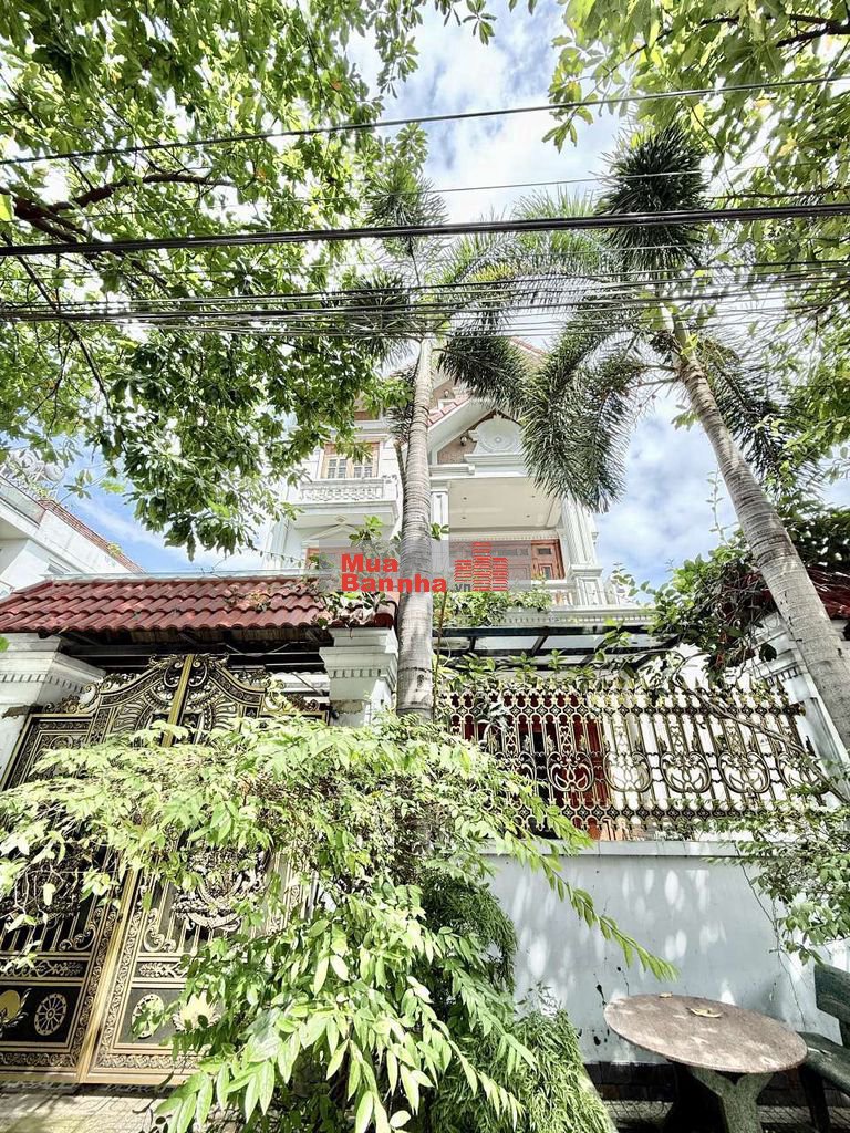 Biệt thự 10m x 20m. 3 tầng MT đường 30m Khu Biệt Thự Phú Nhuận