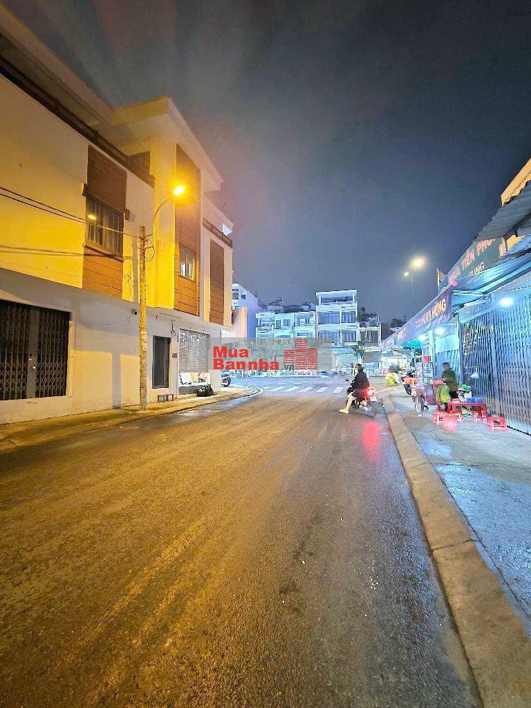 Nhà ngon 4 tầng mặt tiền đường kd 496 Dương Quảng Hàm 4x17 giá 12 tỷ