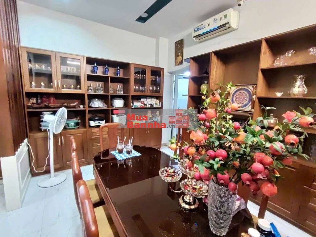 Bán Nhà đẹp 80m2, 3PN+1 phòng đa năng, trục chính 20m, Mega Village