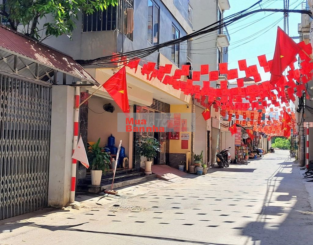 Nhà đẹp Phú Diễn. Mặt ngõ, Oto tránh, dừng đỗ, vào nhà. Gần phố,KD tốt