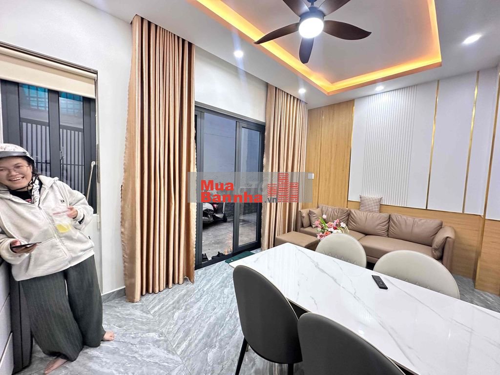 NGAY SÂN BAY TÂN SƠN NHẤT - KHU VIPP LÊ VĂN SỸ - 3 BƯỚC RA MẶT TIỀN