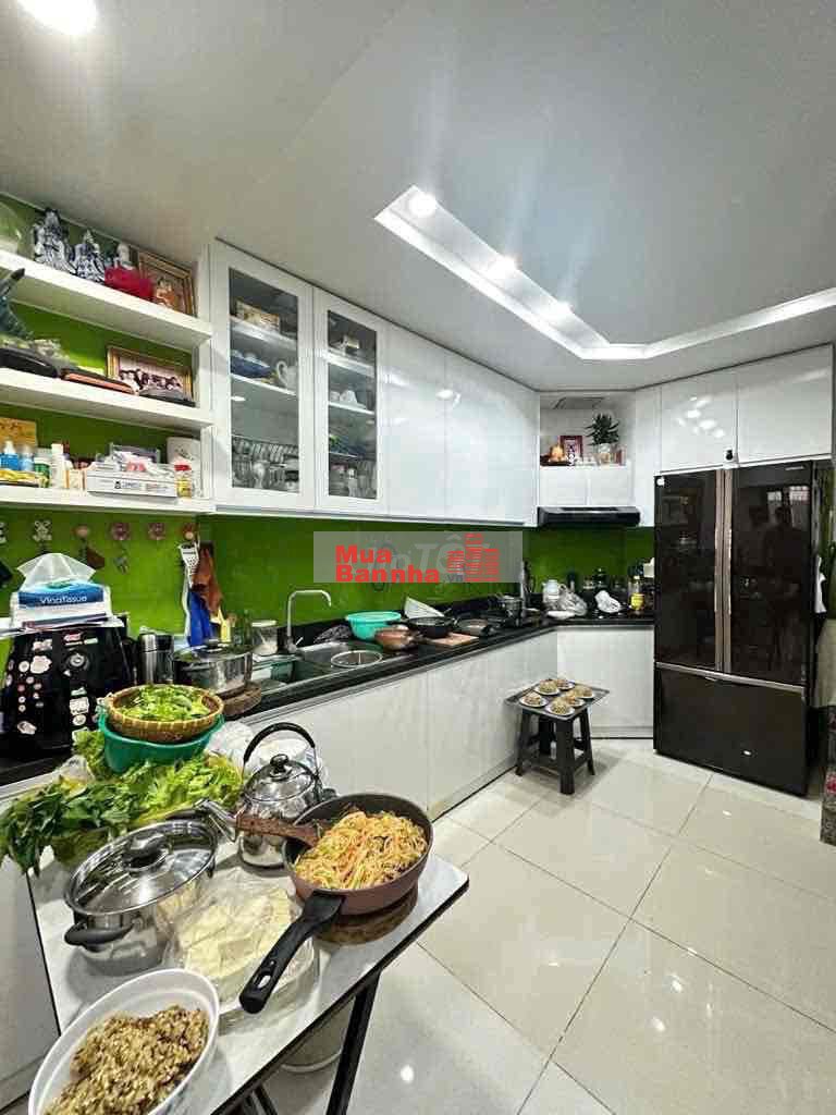 Nhà 4 Tầng mới đẹp ở ngay - sẵn 3PN - Lý Thái Tổ Quận 10