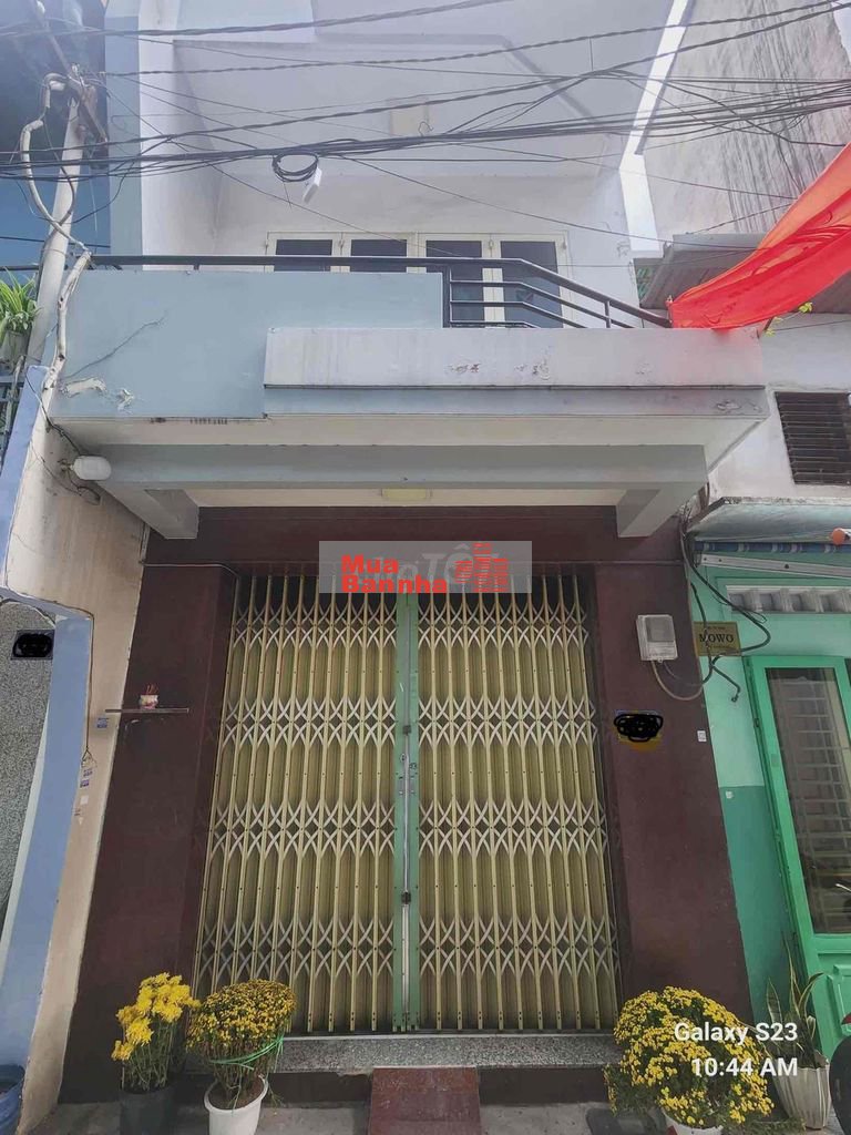 Nhà ở hẻm sát mặt tiền