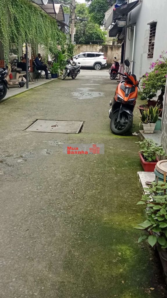 Đại Gia Đình Đoàn Viên, 5 PN, Gần MT, Xe Hơi Đậu Cửa