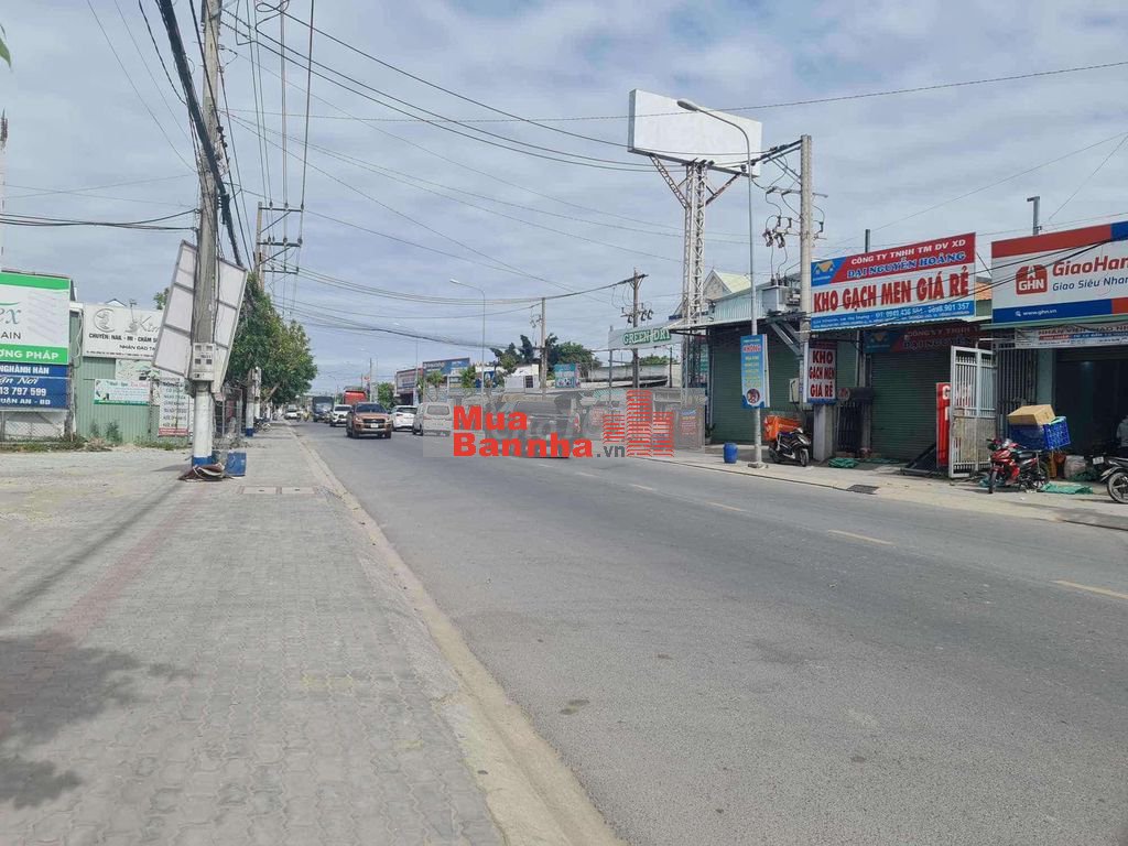 Mặt Tiền KD vị trí đẹp , Ngang8 , Hàng Ngộp , giá rẻ cho đầu tư