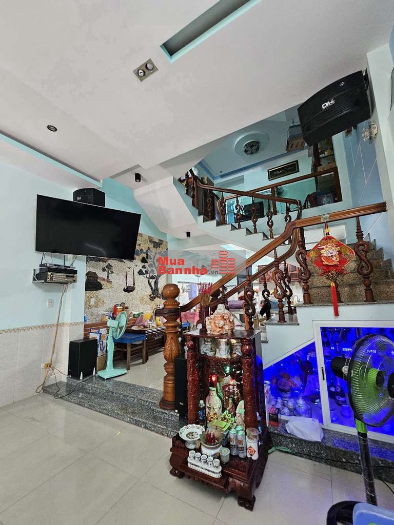 Cần chuyển nhượng Nhà 3 tầng..
🎁 Dt 69m2...🌟..ngang 4m5.. 🌟
Đường