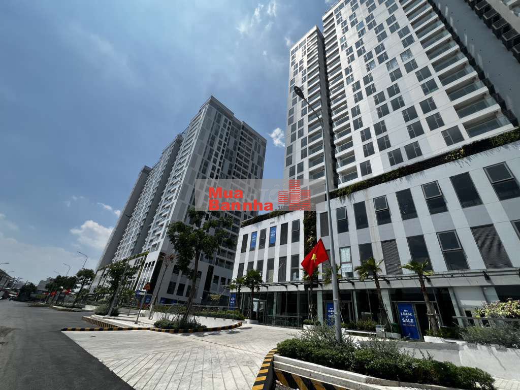 HIẾM - NHÀ MỚI MT ĐƯỜNG SÁT QL13 - NGAY KĐT VẠN PHÚC -