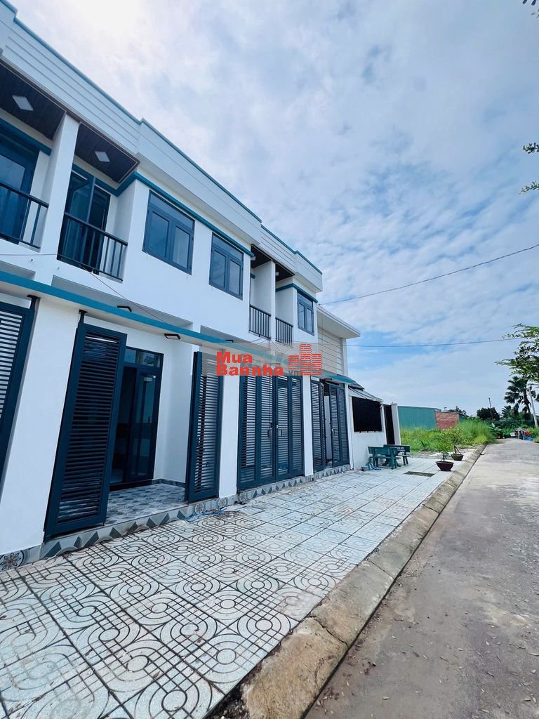BÁN NHÀ RIÊNG MỚI XÂY 2 TẦNG TẠI ĐỨC HÒA, LONG AN, 1tỷ080tr - 42m2