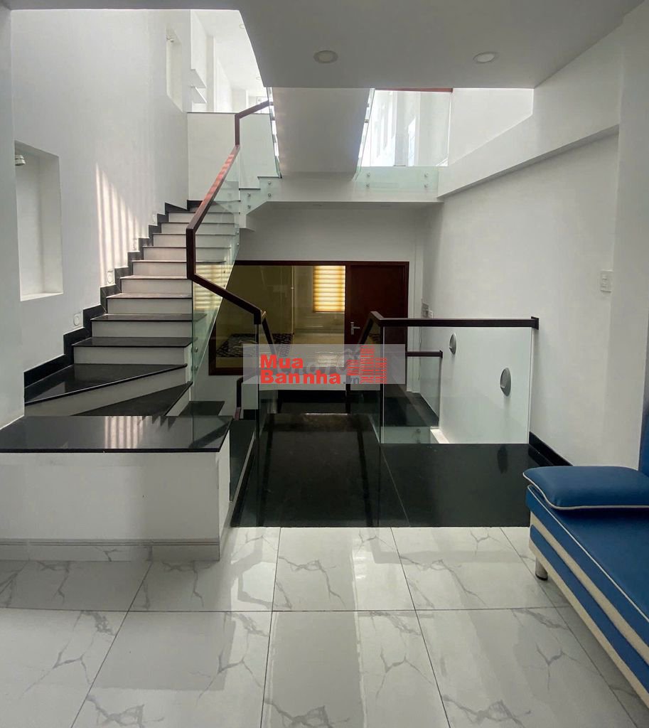 NHÀ ĐẸP 4 TẤM HXH VƯỜN LÀI. DT: 4X20M. GIÁ: 9.8 TỶ