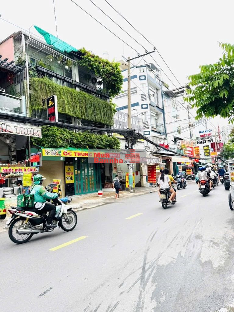 Bán nhà mặt tiền Tôn Đản gần Vĩnh Khánh mua bán sầm uất