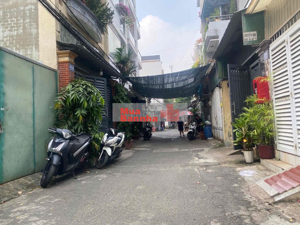 nhà cấp 4 ngày chợ Gò Xoài hẻm xe hơi , 4,22x16m tiện xây mới chỉ 5,4t