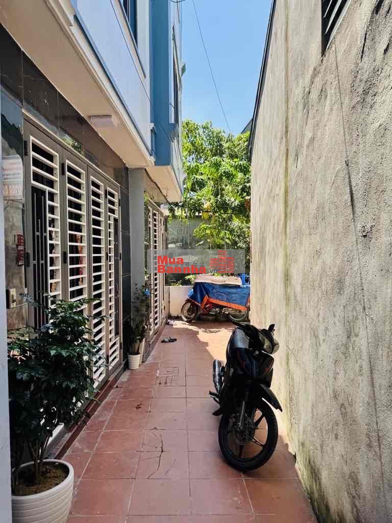 Bán nhà sân bóng Yên xá 35m2 chính chủ giá 6,9 tỷ.