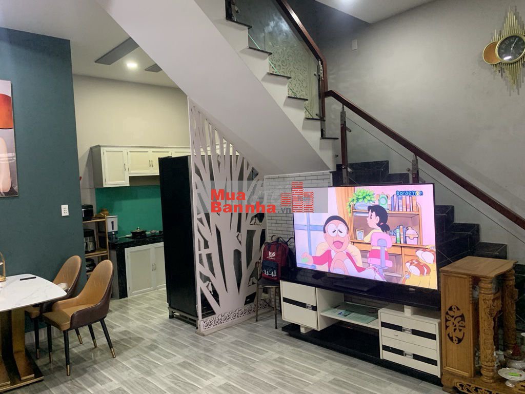 NHÀ ĐẸP GIÁ SỐC - GẦN VÒNG XOAY PHÚ HỮU, Q9, THỦ ĐỨC- 180 M2