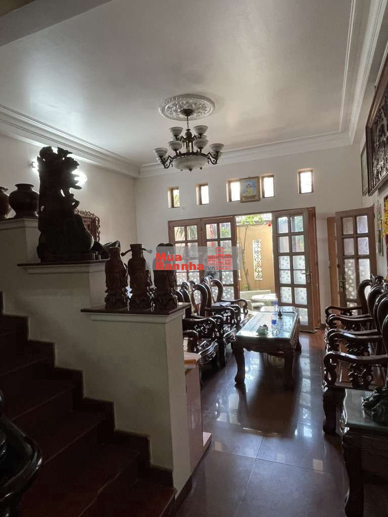 Nhà biệt thự - Diện tích 130m2- Hẻm 2 xe hơi tránh nhau