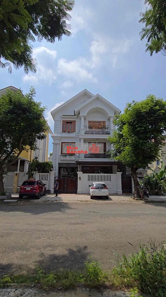 Biệt thự khu ven sông tân phong Q7