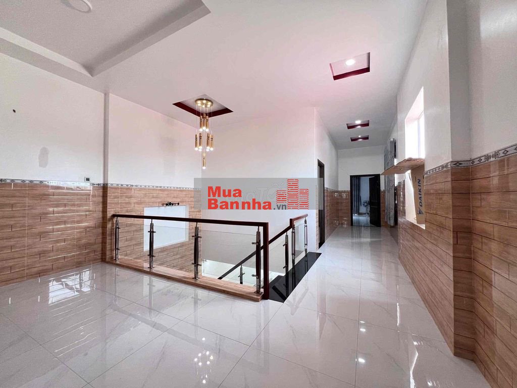 Bán / cho thuê nhà Mặt tiền biệt thự mặt 825 TT Đức Hoà