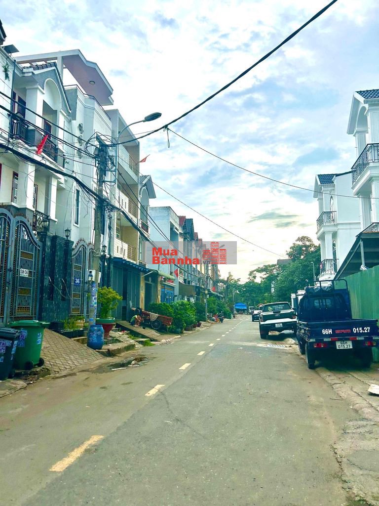 Nhà 105m, 3 Tầng BTCT, 4PN, 4WC, MT Đường số, Bình Chiểu, Thue Đức