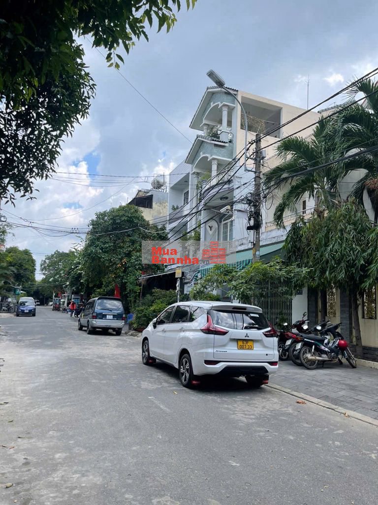 Bán nhà mặt tiền D10,P. Tây Thạnh, DT 5mx21m, cấp 4, đường 14m có lề