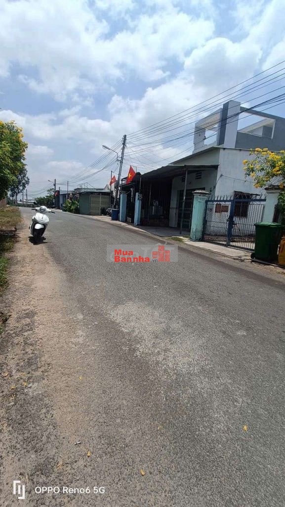 Chính chủ bán nhà C4 mặt tiền đường Khánh Bình 09, Bình Dương