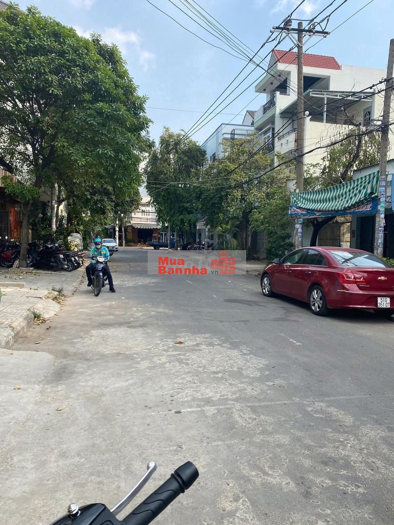 Bán nhà mặt tiền đường S7, DT 5mx20m, 3 lầu, sân thượng, gần Công Viên